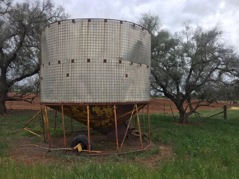 (A162)  Mobilco 35MT Field Silo