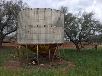 (A162)  Mobilco 35MT Field Silo