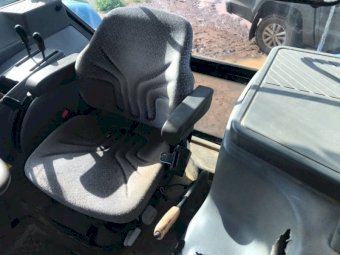 (A162)  2003 New Holland 5640 Tractor