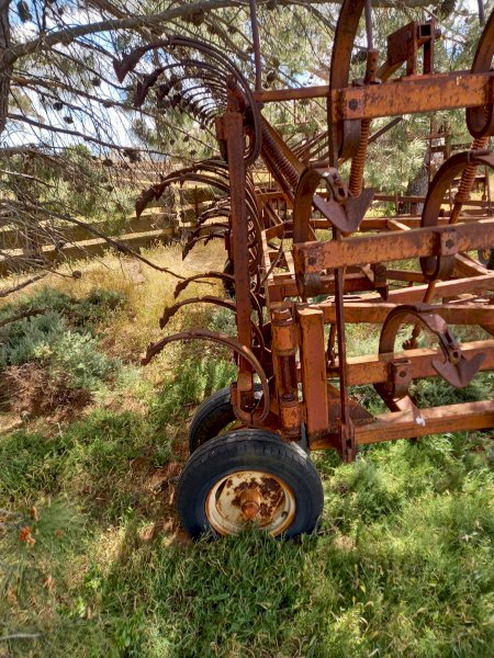 40ft International 751 Cultivator