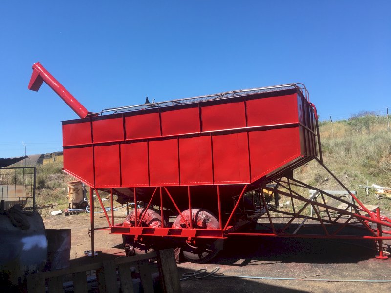 Field Bin with unloading fold down Auger
