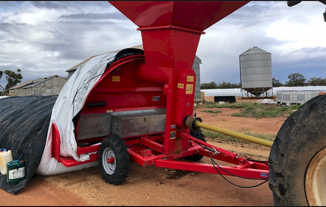 Akron E9700HE Grain Bag Inloader