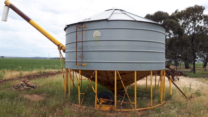 Ackland 30T (360 bag) 9" PTO Auger Field Bin