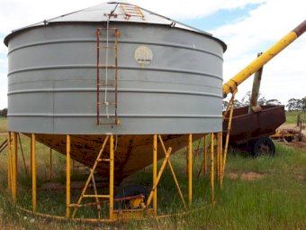 Ackland 30T (360 bag) 9" PTO Auger Field Bin