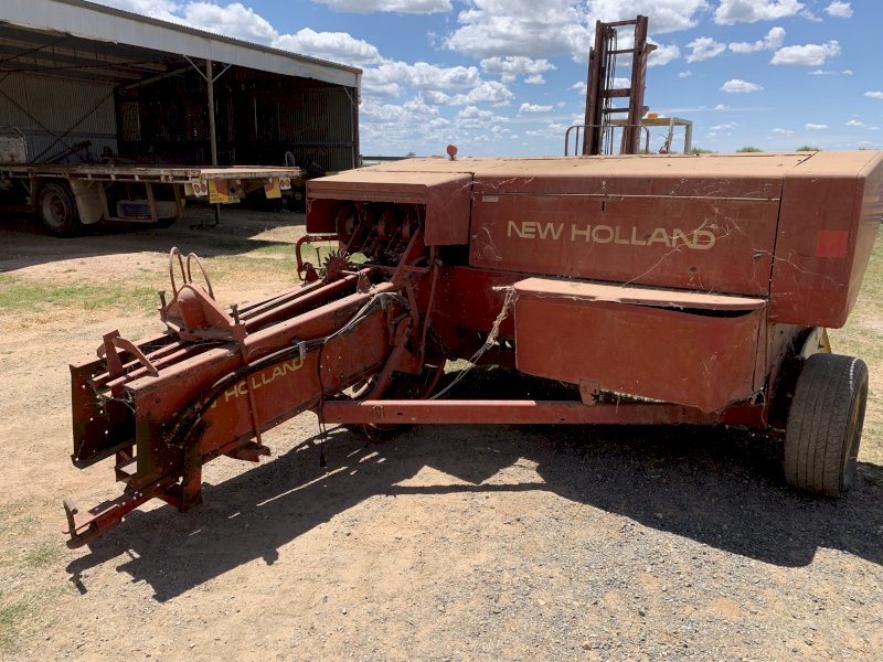 New Holland 283 Square Baler