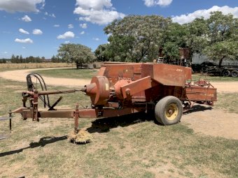 New Holland 283 Square Baler