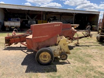 New Holland 283 Square Baler