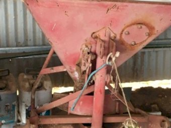 3pl spreader 200 litre steel hopper, single spinner