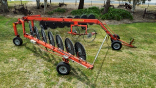 Schinckel V Rake 14 Wheel with Hydraulic Lift