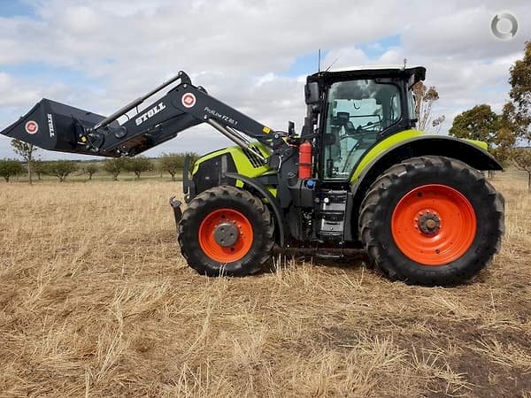 2016 Claas Axion 830 Tractor