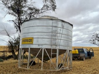 Jaeschke 32t Field Bin