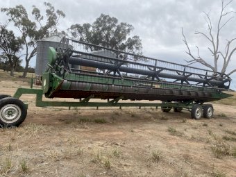 John Deere  30' 930 Pickup Front