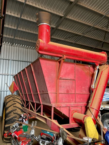 White 12t Chaser Bin