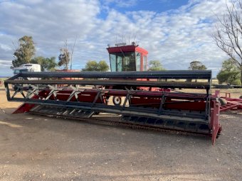 Macdon 7000 Windrower