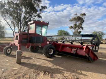 Macdon 7000 Windrower