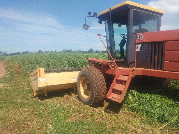 New Holland 2550 Speedrower Mower Conditioner
