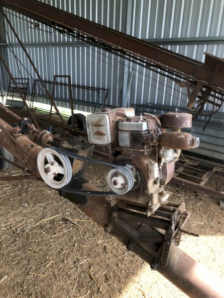 30' x 8" Auger with Petrol Motor