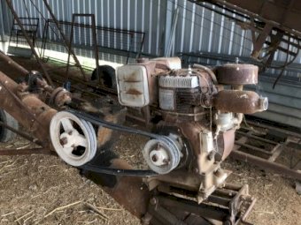 30' x 8" Auger with Petrol Motor