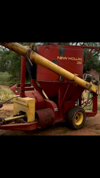New Holland 355 Hammer Mill