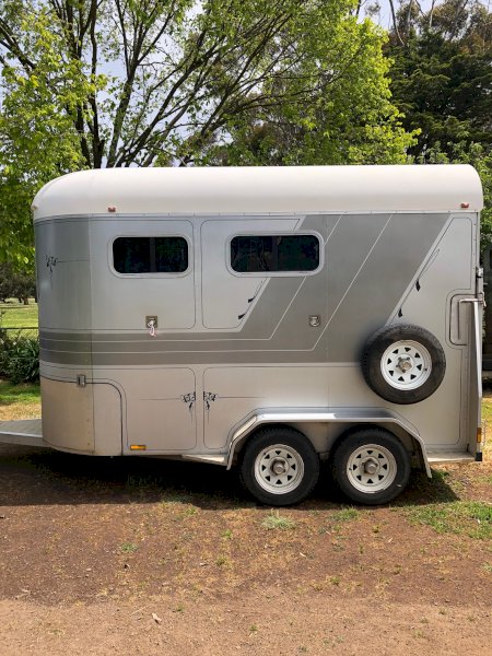 2012 Cavalier Eventer Two Horse Angle Load Float