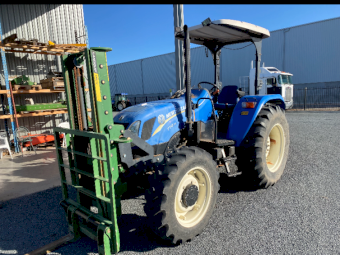2016 New Holland TT4.75 4WD Tractor / Forklift