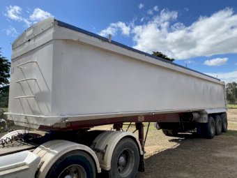 1992 White TOA Tri Axle Tipper