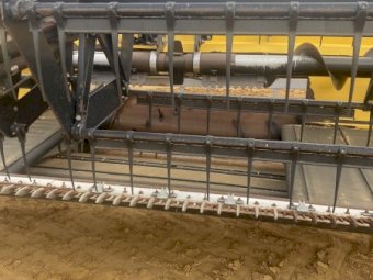 2009 Honeybee 94C 36ft Header Front with Canola Cross Feed Auger