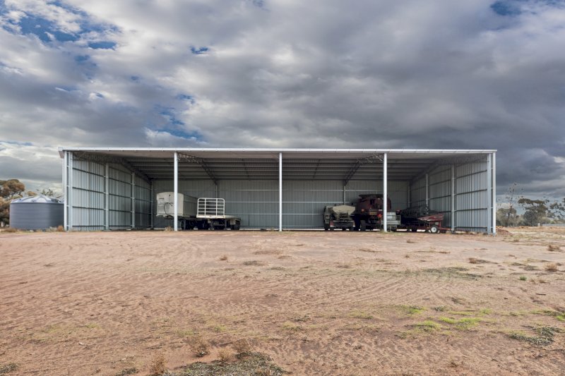 **Available Now for Delivery* Entegra 1000 Series (1000 8x4x3 Bale Shed)