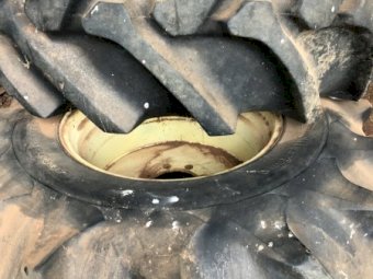 30.5x32 Tyres & Rims