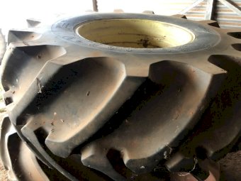 30.5x32 Tyres & Rims