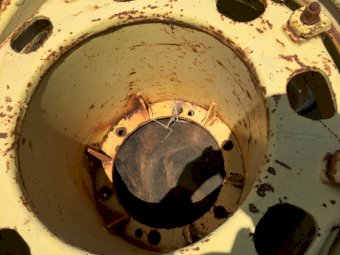 Tyres and Rims 23.1 x 34 Suit 40 Series John Deere