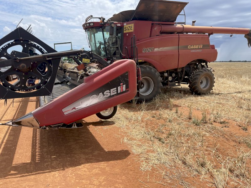 2011 Case IH 9120 4WD Header with 40ft MacDon Front & Comb Trailer