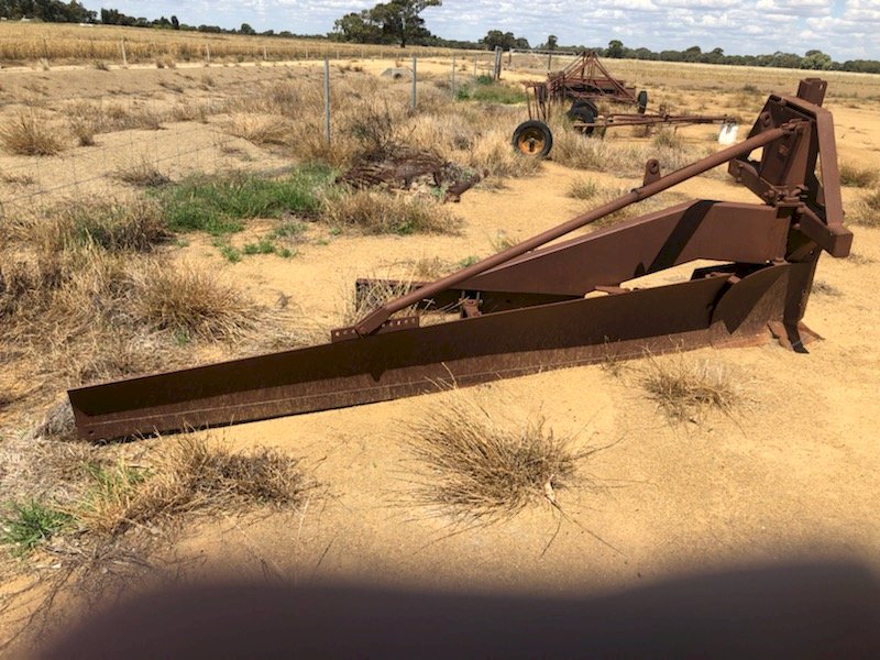 Farmor Contour Banker