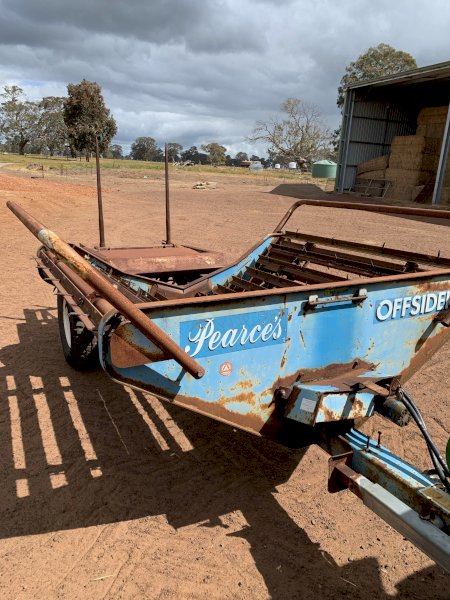 Pearces Offsider Hay Feeder