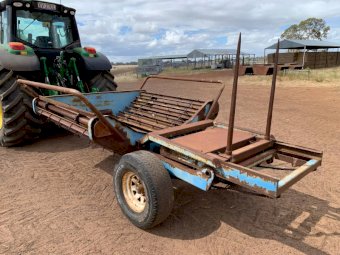 Pearces Offsider Hay Feeder