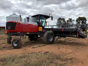 MacDon 1240 Windrower