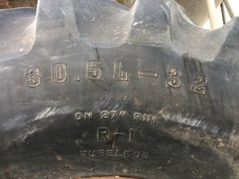 Firestone 30.5-32 Tyre & Rim x 1