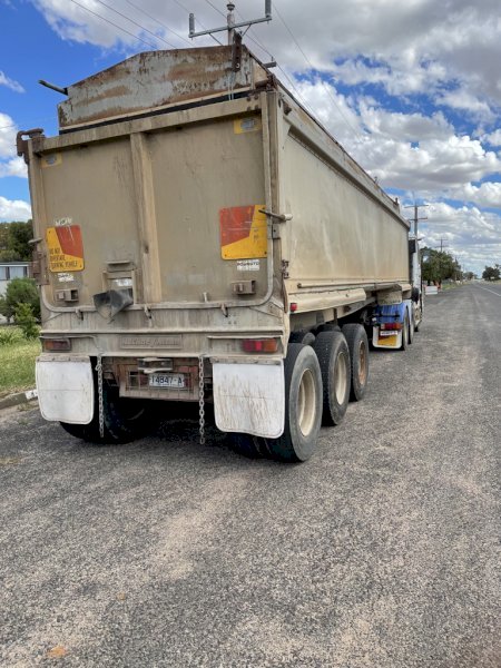 Alcan 30 ft Tri Axle Tipper