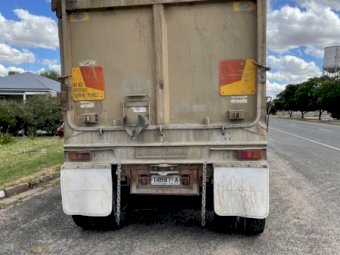 Alcan 30 ft Tri Axle Tipper