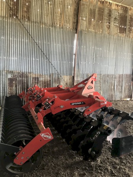 Under Auction - (A165) 2017 Khun Optimer+ 403 Disc Cultivator 