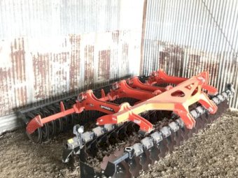 Under Auction - (A165) 2017 Khun Optimer+ 403 Disc Cultivator 