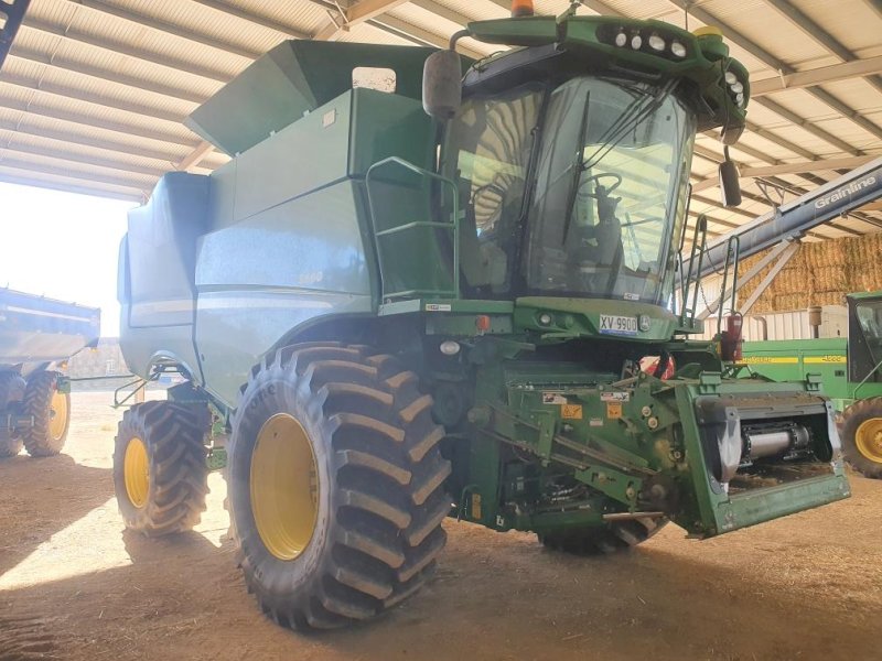 2016 John Deere S660 Header with 640 D Front and Trailer Negotiable.  "Price Drop"