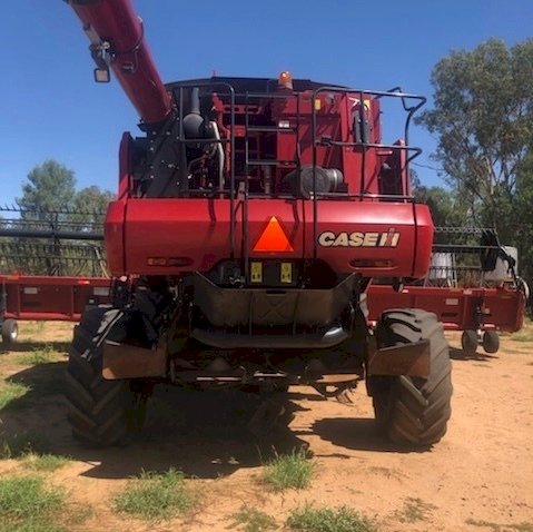 Case 7140 Header with 3152 Front