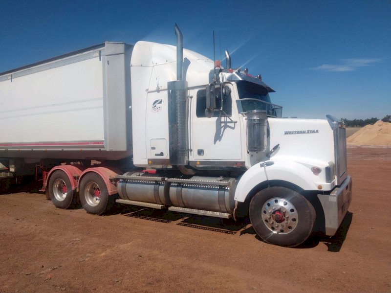 2010 Western Star 4864 Prime Mover