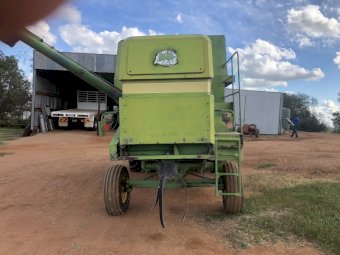 1985 John Deere 1065 header