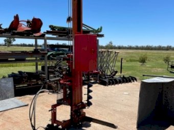 1997 Farmforce Post Driver