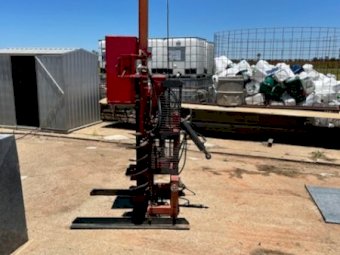 1997 Farmforce Post Driver