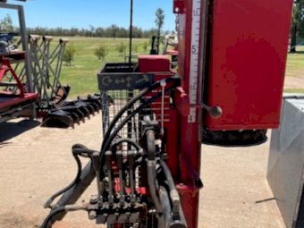 1997 Farmforce Post Driver