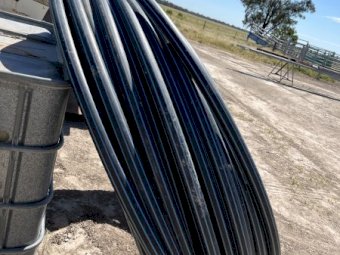 1 Roll Of Blue Line Poly Pipe And 1000 Litre IBC