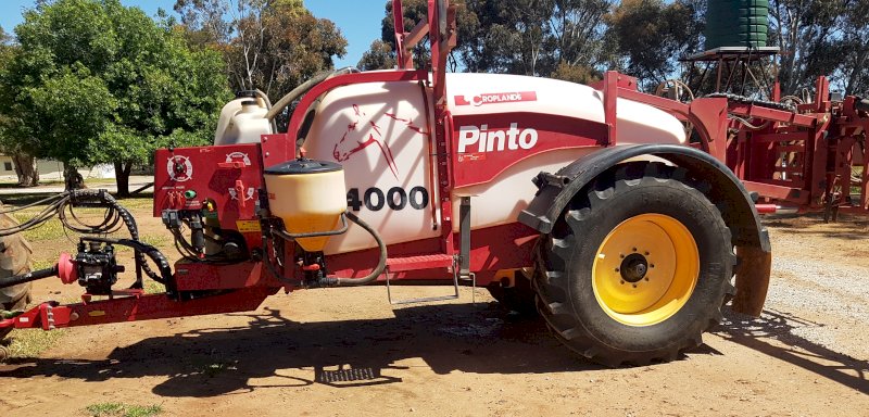 2013 Croplands Pinto 24 mt Boomspray